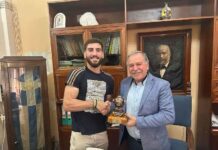 Τον Παγκόσμιο Πρωταθλητή, Μικέ Κλειδομύτη, τίμησε ο Δήμαρχος Καλυμνίων