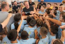 Παγκόσμιας κλάσης μπάσκετ στην Κάλυμνο: Ο Ganon Baker δίπλα στα παιδιά της Ακαδημίας Μπάσκετ (VIDEO)