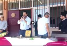 “Γύρισαν την πλάτη” στον Δήμαρχο Ρόδου οι μαθητές στον Αγιασμό – Διευθυντης ΕΠΑΛ: «Απαράδεκτη η συμπεριφορά του κ. Κολιάδη » (Video & Audio)