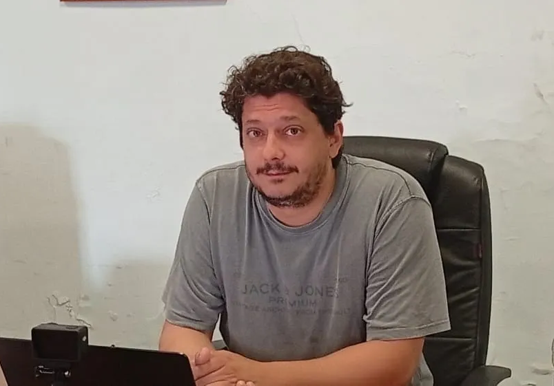 σακης τσικουρης